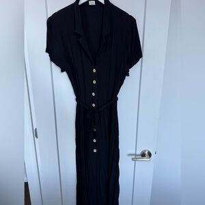 Wilfred Elegant Black Button-Down Dress